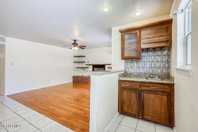 504 SAND BAR Court, El Paso, TX 79922