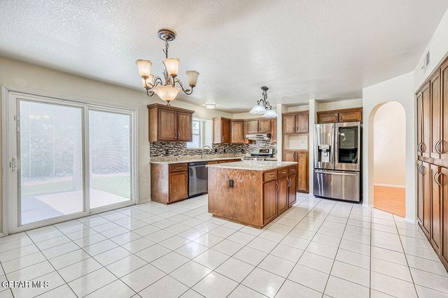 504 SAND BAR Court, El Paso, TX 79922