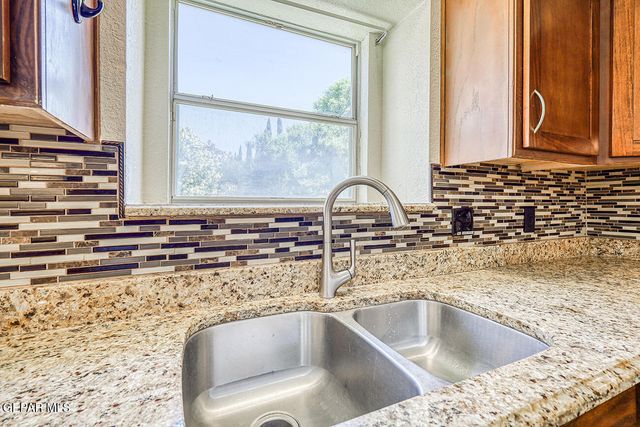 504 SAND BAR Court, El Paso, TX 79922