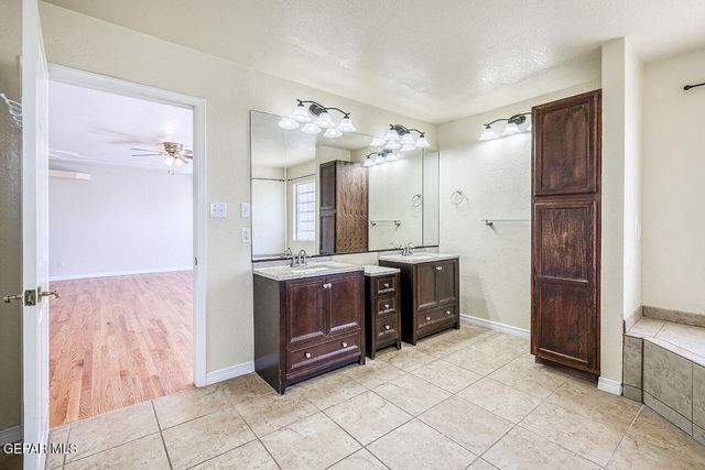 504 SAND BAR Court, El Paso, TX 79922