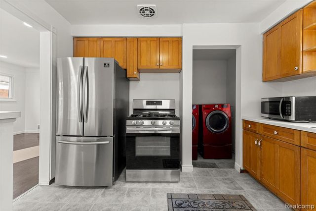 3941 Huron Street, Dearborn Heights, MI 48125