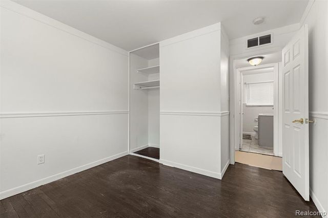 3941 Huron Street, Dearborn Heights, MI 48125