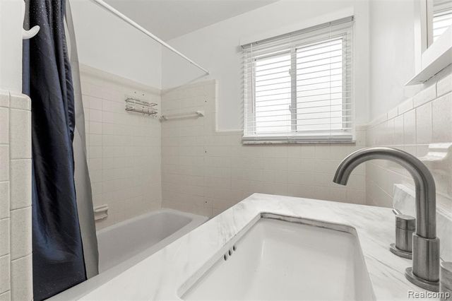 3941 Huron Street, Dearborn Heights, MI 48125