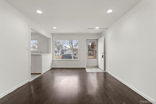 3941 Huron Street, Dearborn Heights, MI 48125