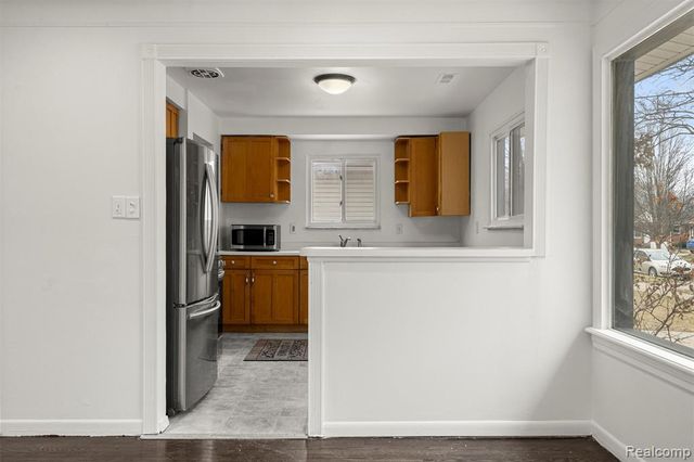 3941 Huron Street, Dearborn Heights, MI 48125