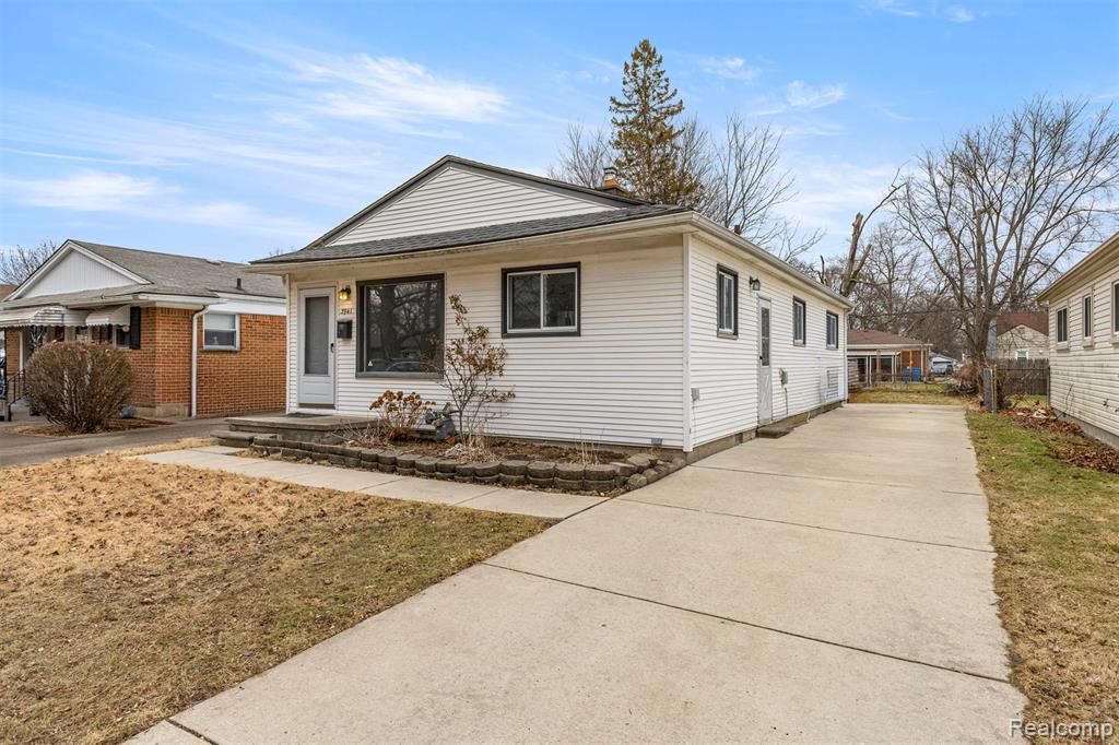 3941 Huron Street, Dearborn Heights, MI 48125