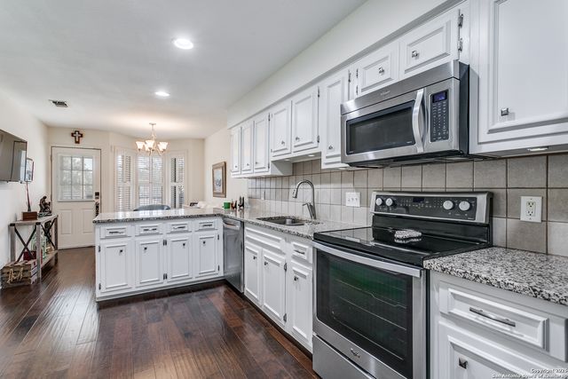 2611 Eisenhauer Rd Apt 1008, San Antonio, TX 78209