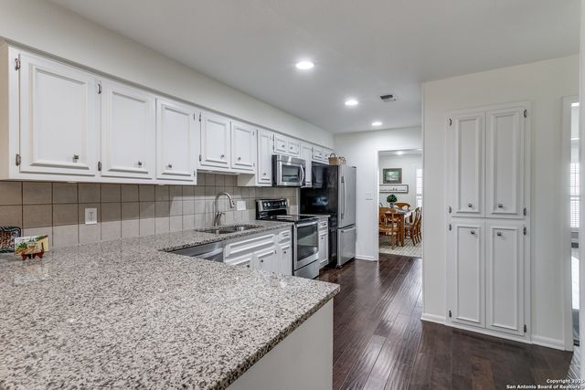 2611 Eisenhauer Rd Apt 1008, San Antonio, TX 78209