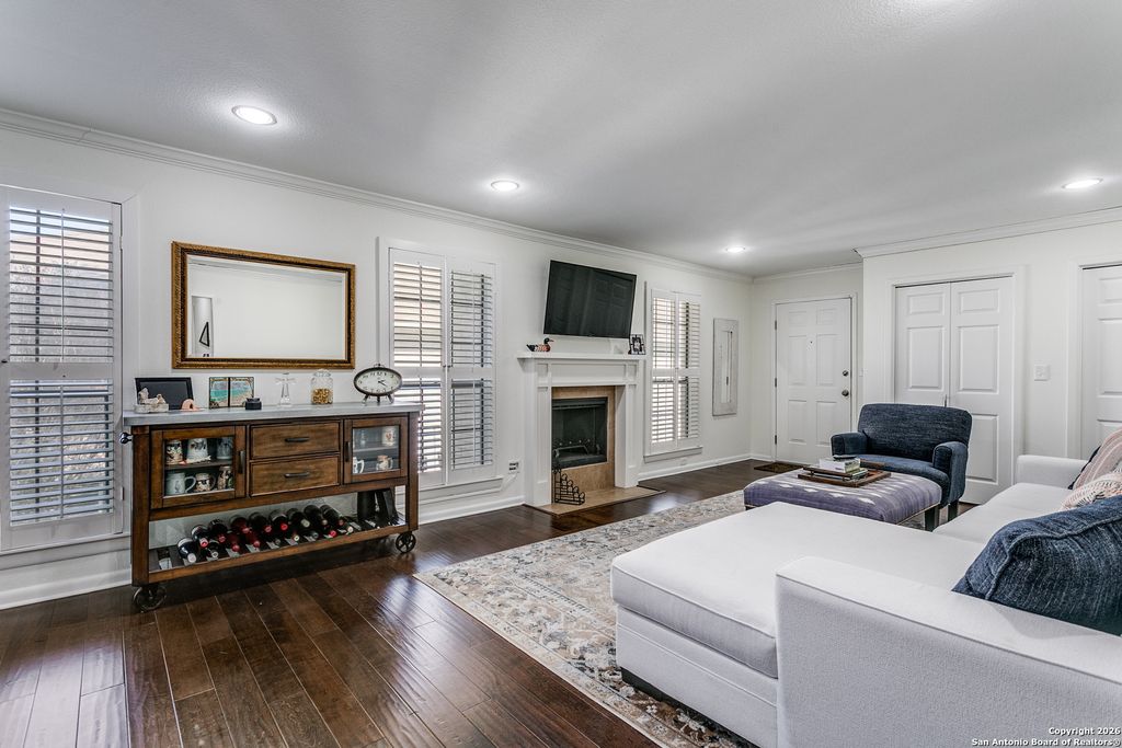 2611 Eisenhauer Rd Apt 1008, San Antonio, TX 78209