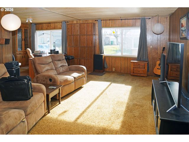 17563 Sw HANCOCK Way, Beaverton, OR 97006