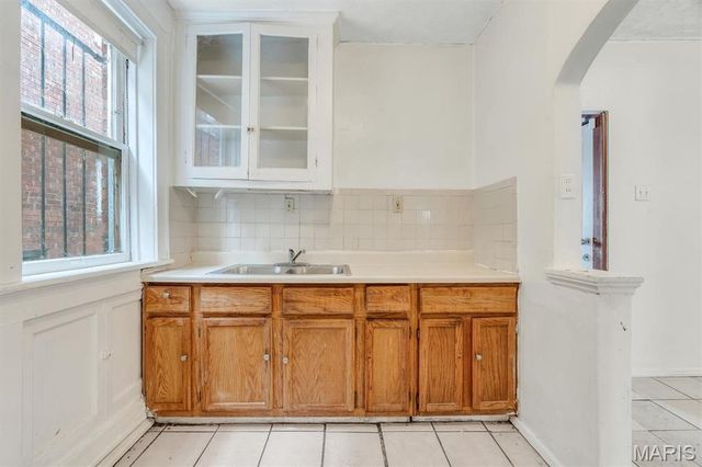 4655 Farlin Avenue, St Louis, MO 63115