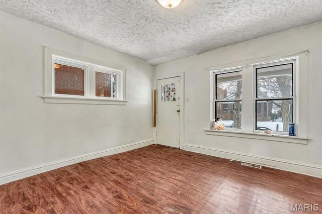 4655 Farlin Avenue, St Louis, MO 63115