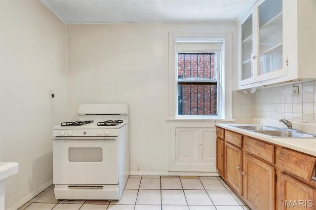 4655 Farlin Avenue, St Louis, MO 63115