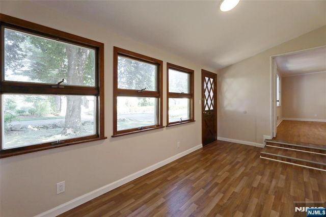 32 Heighwood Trail, Sparta, NJ 07871