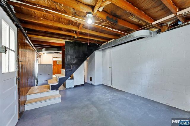 32 Heighwood Trail, Sparta, NJ 07871