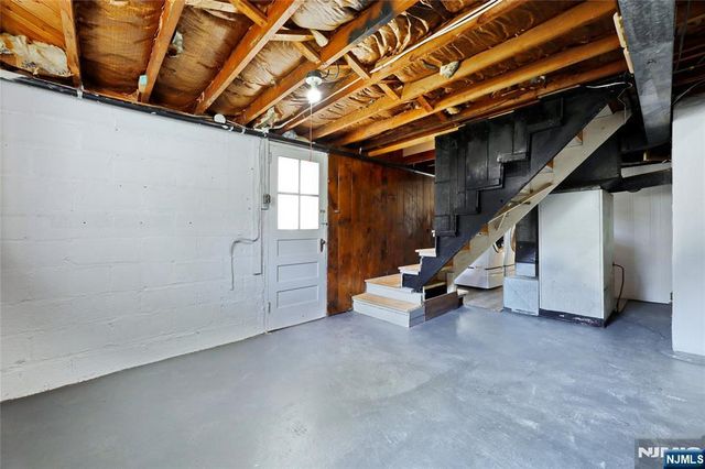 32 Heighwood Trail, Sparta, NJ 07871