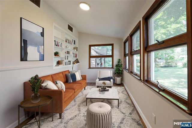 32 Heighwood Trail, Sparta, NJ 07871