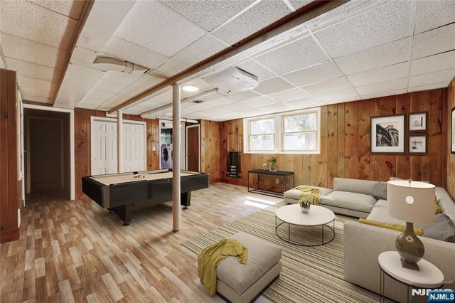 32 Heighwood Trail, Sparta, NJ 07871