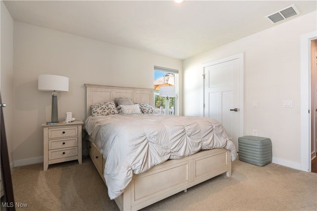 1011 Sunrise Way, Akron, OH 44312