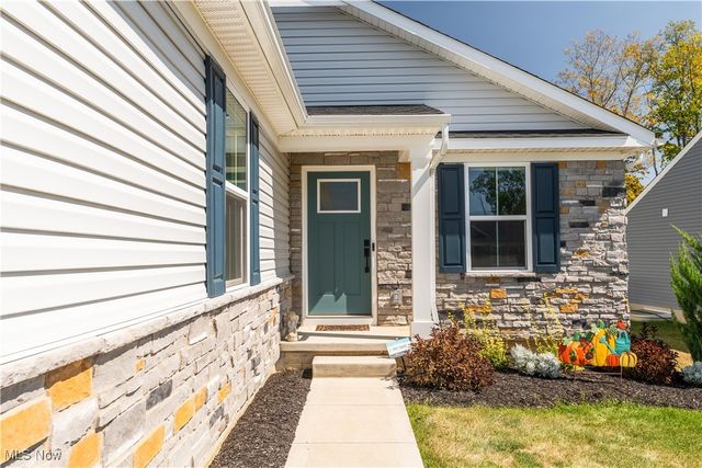 1011 Sunrise Way, Akron, OH 44312