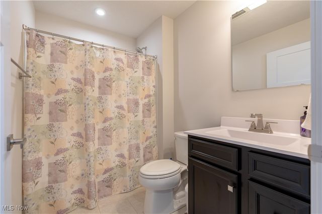 1011 Sunrise Way, Akron, OH 44312