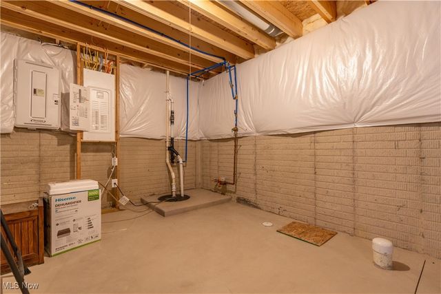 1011 Sunrise Way, Akron, OH 44312