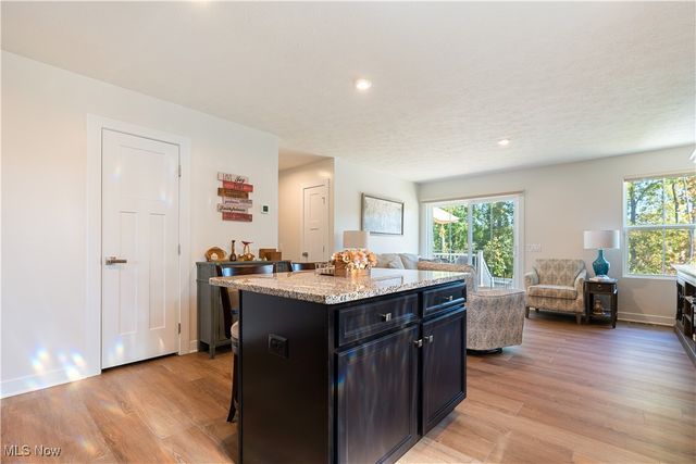 1011 Sunrise Way, Akron, OH 44312