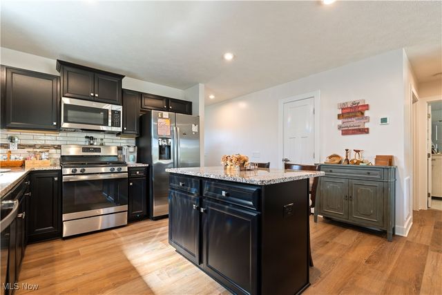 1011 Sunrise Way, Akron, OH 44312