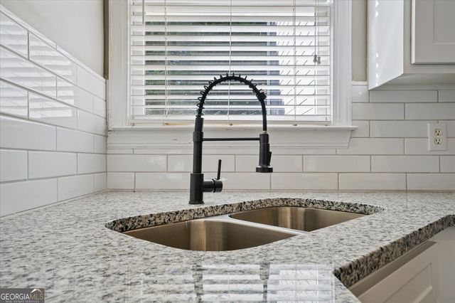 1225 Fenmore Hall, Powder Springs, GA 30127