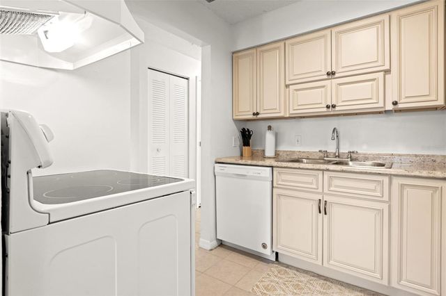 4215 E BAY DRIVE 1806D, Clearwater, FL 33764