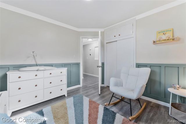 21605 Barton Street, Saint Clair Shores, MI 48081