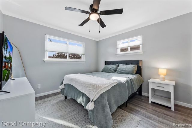 21605 Barton Street, Saint Clair Shores, MI 48081