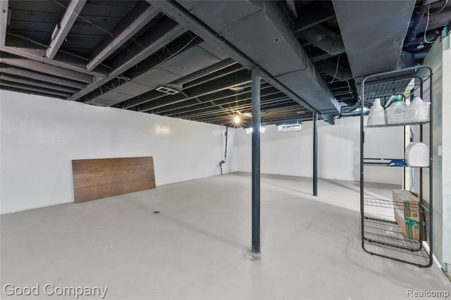 21605 Barton Street, Saint Clair Shores, MI 48081