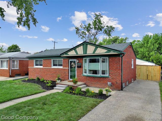 21605 Barton Street, Saint Clair Shores, MI 48081
