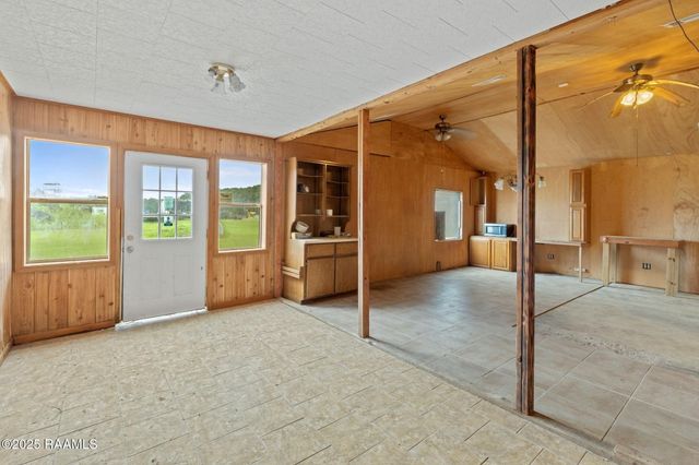 103 Houssiere Road, Jennings, LA 70546