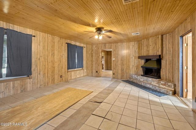 103 Houssiere Road, Jennings, LA 70546