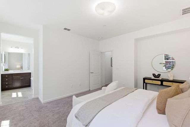 1563 Middle Lane, Hayward, CA 94545