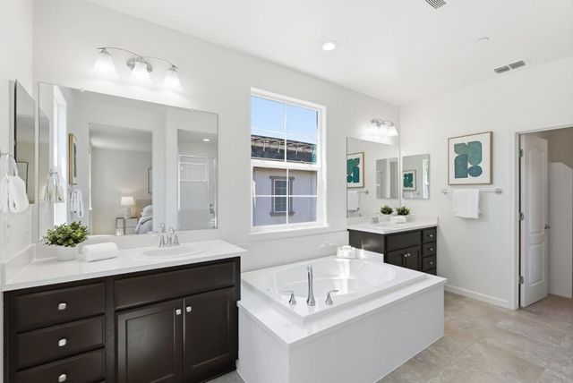 1563 Middle Lane, Hayward, CA 94545