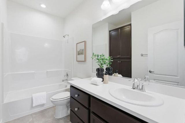 1563 Middle Lane, Hayward, CA 94545