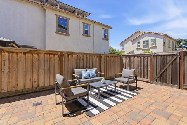 1563 Middle Lane, Hayward, CA 94545
