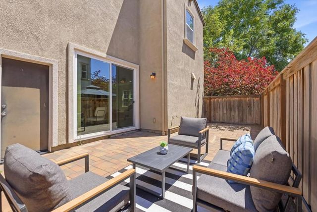 1563 Middle Lane, Hayward, CA 94545