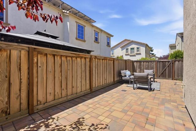1563 Middle Lane, Hayward, CA 94545