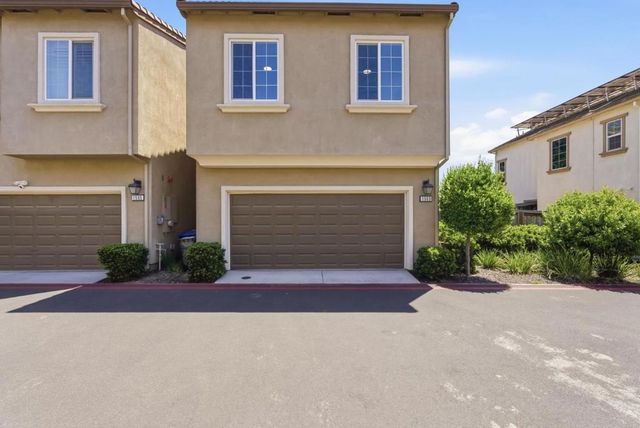 1563 Middle Lane, Hayward, CA 94545
