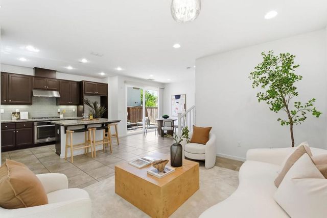 1563 Middle Lane, Hayward, CA 94545
