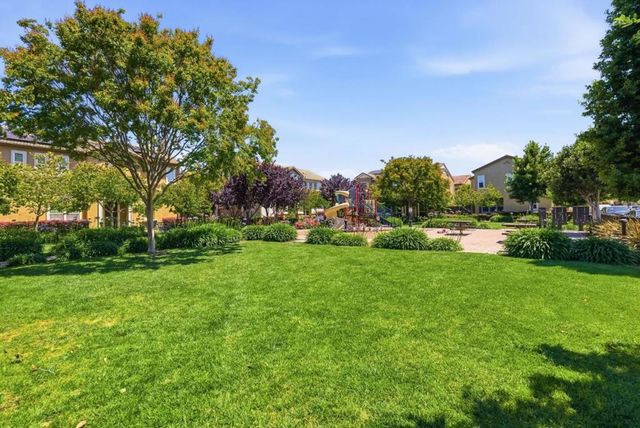 1563 Middle Lane, Hayward, CA 94545