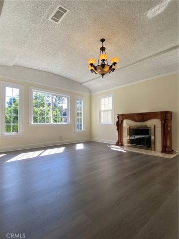 521 E Valencia Avenue A, Burbank, CA 91501