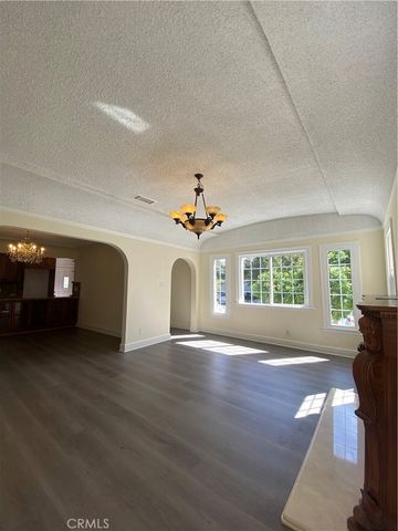 521 E Valencia Avenue A, Burbank, CA 91501