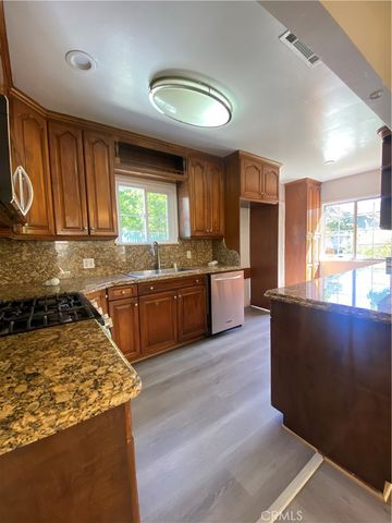 521 E Valencia Avenue A, Burbank, CA 91501