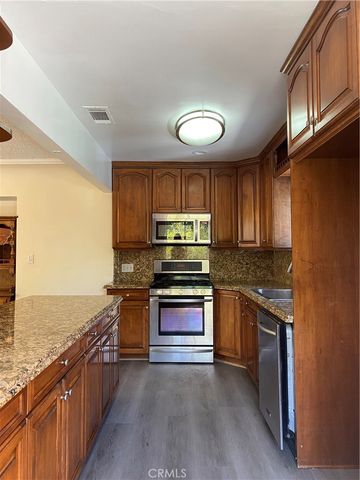 521 E Valencia Avenue A, Burbank, CA 91501