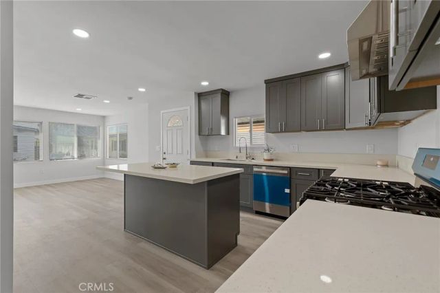 10200 Bolsa 34, Westminster, CA 92683